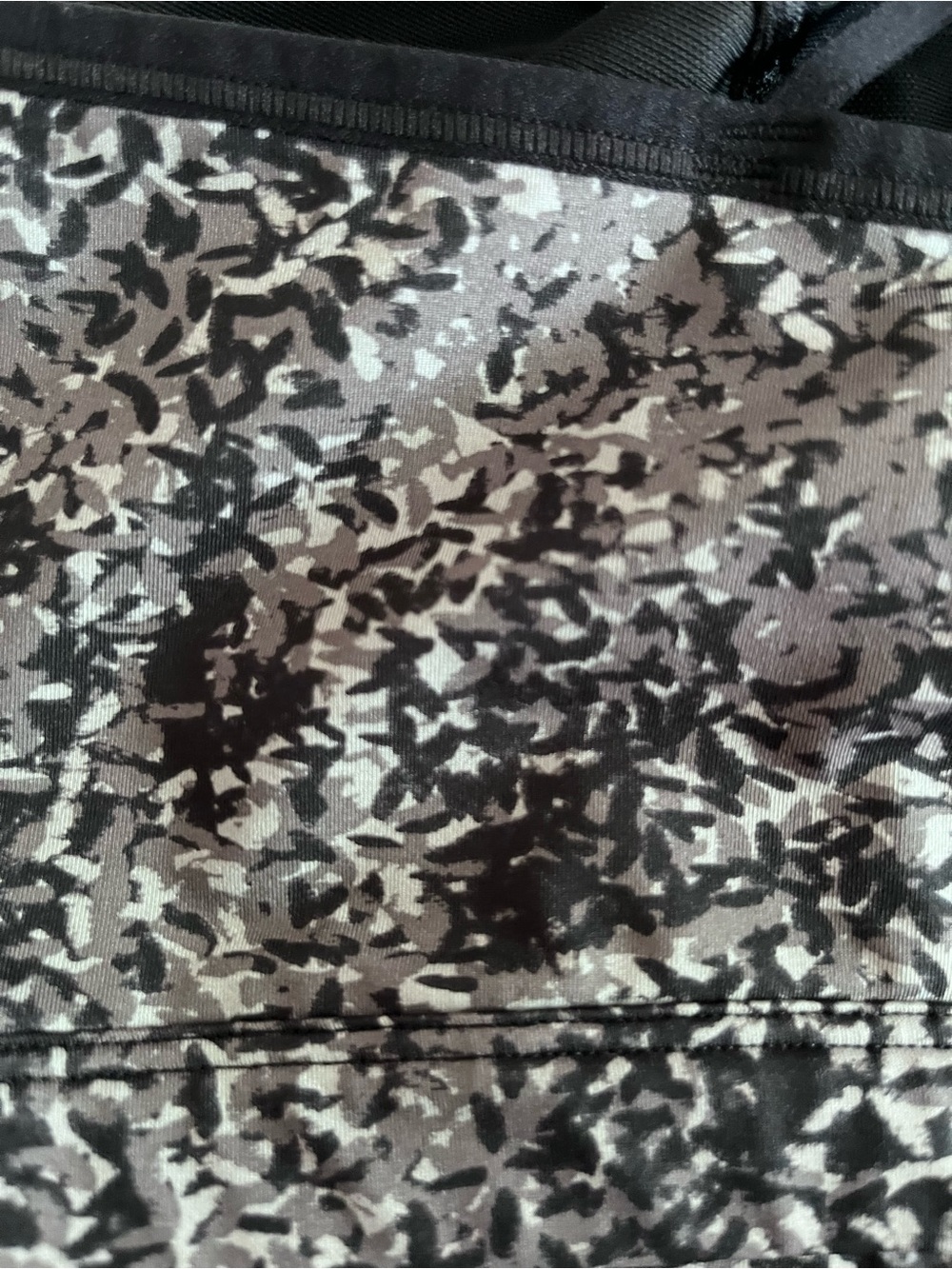 Livi Strappy Black Gray Patterned Women's Sports Bra Size 22/24 - Picture 3 of 4